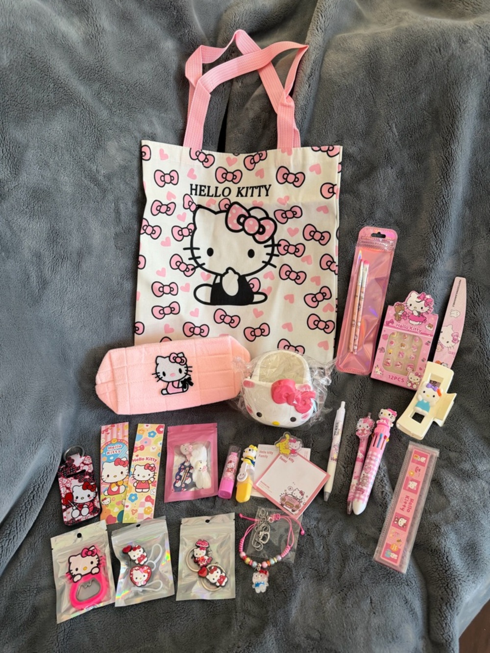 🩷Sanrio Hello Kitty Tote Bag and Accessories Set - Over 20 Items